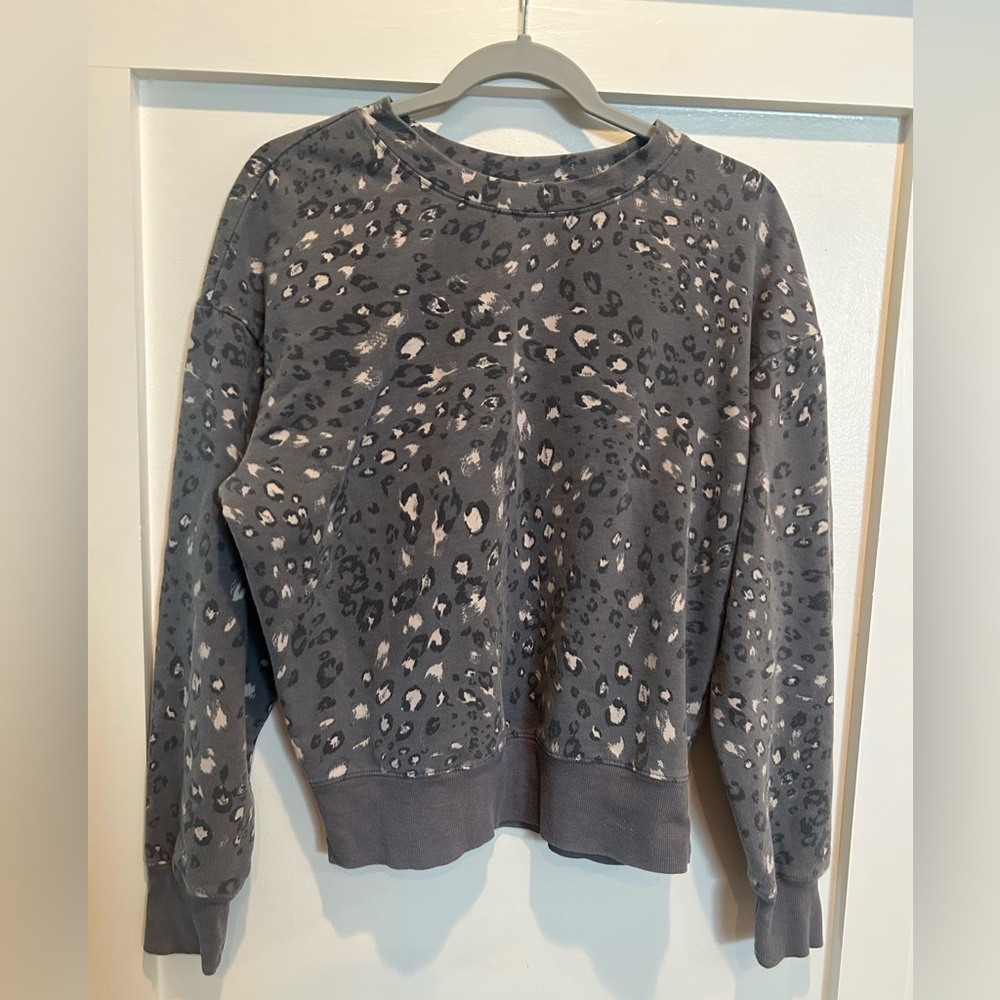 Z by Zella Women’s Leopard Print Pullover Sweatshirt – Gray – Size Medium